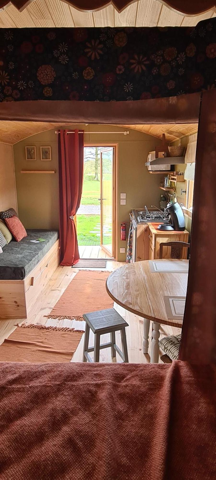 Villa Roulotte A La Ferme Buissonniere La Lande-de-Louge Exterior foto